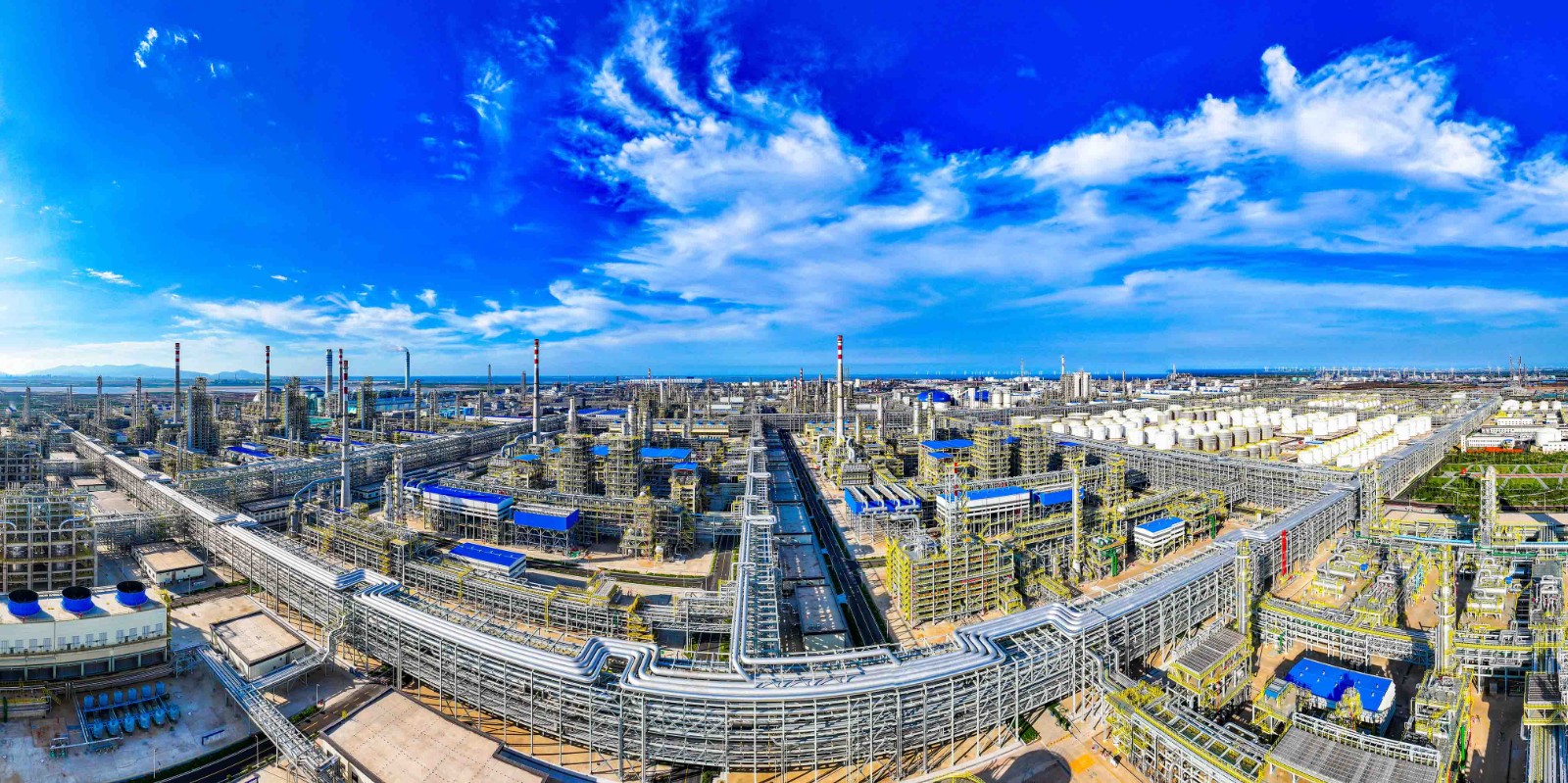 配圖二：全國單流程規模最大的1600萬(wàn)噸年煉化一體化項目。.jpg